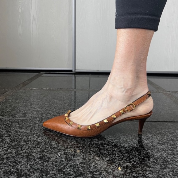 Valentino Garavani Rockstud Half-d'Orsay Slingback Pump - Picture 3 of 12